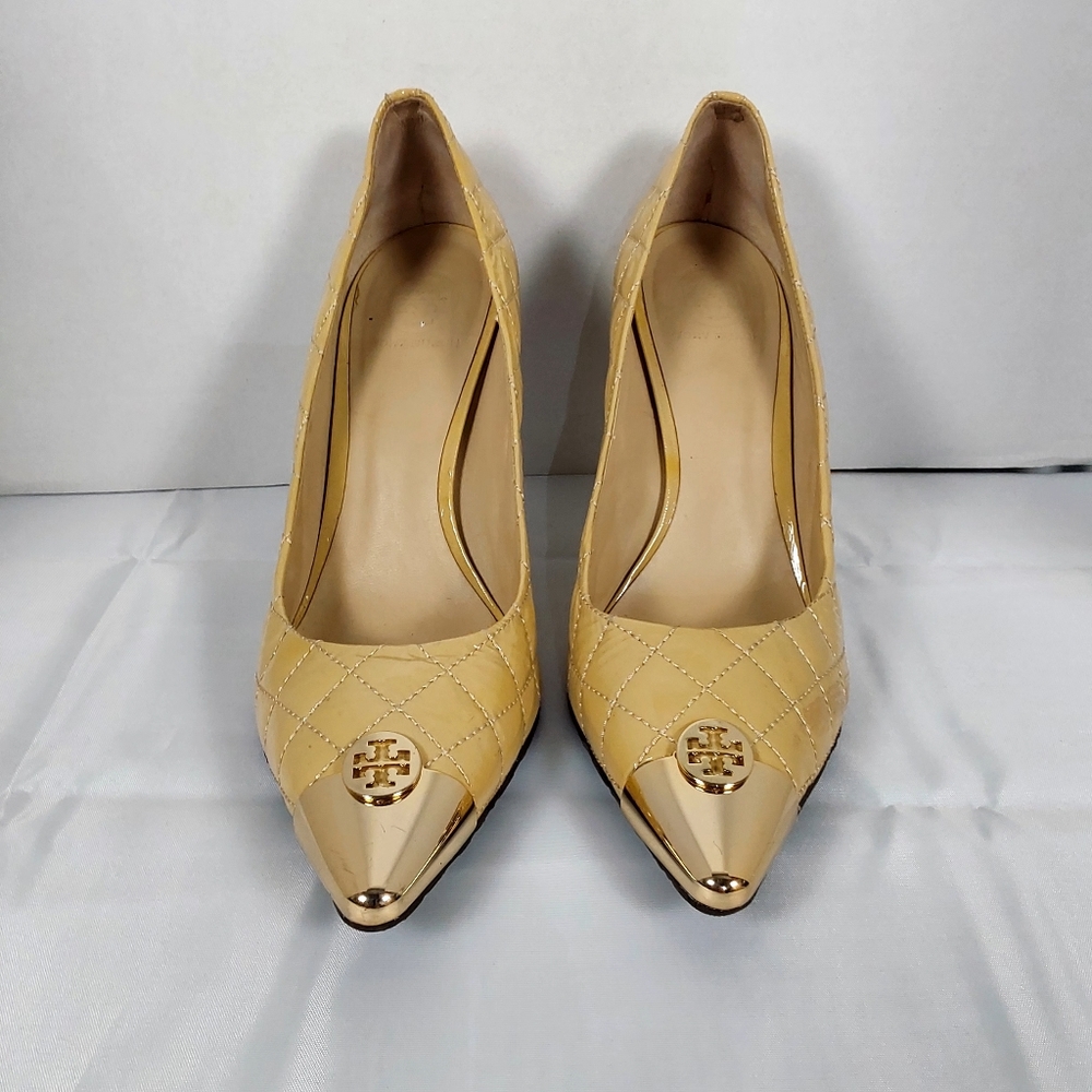 TORY BURCH KAITLIN BEIGE Gold Quilted Leather Wedges Cap Toe Pumps - Picture 2 of 14